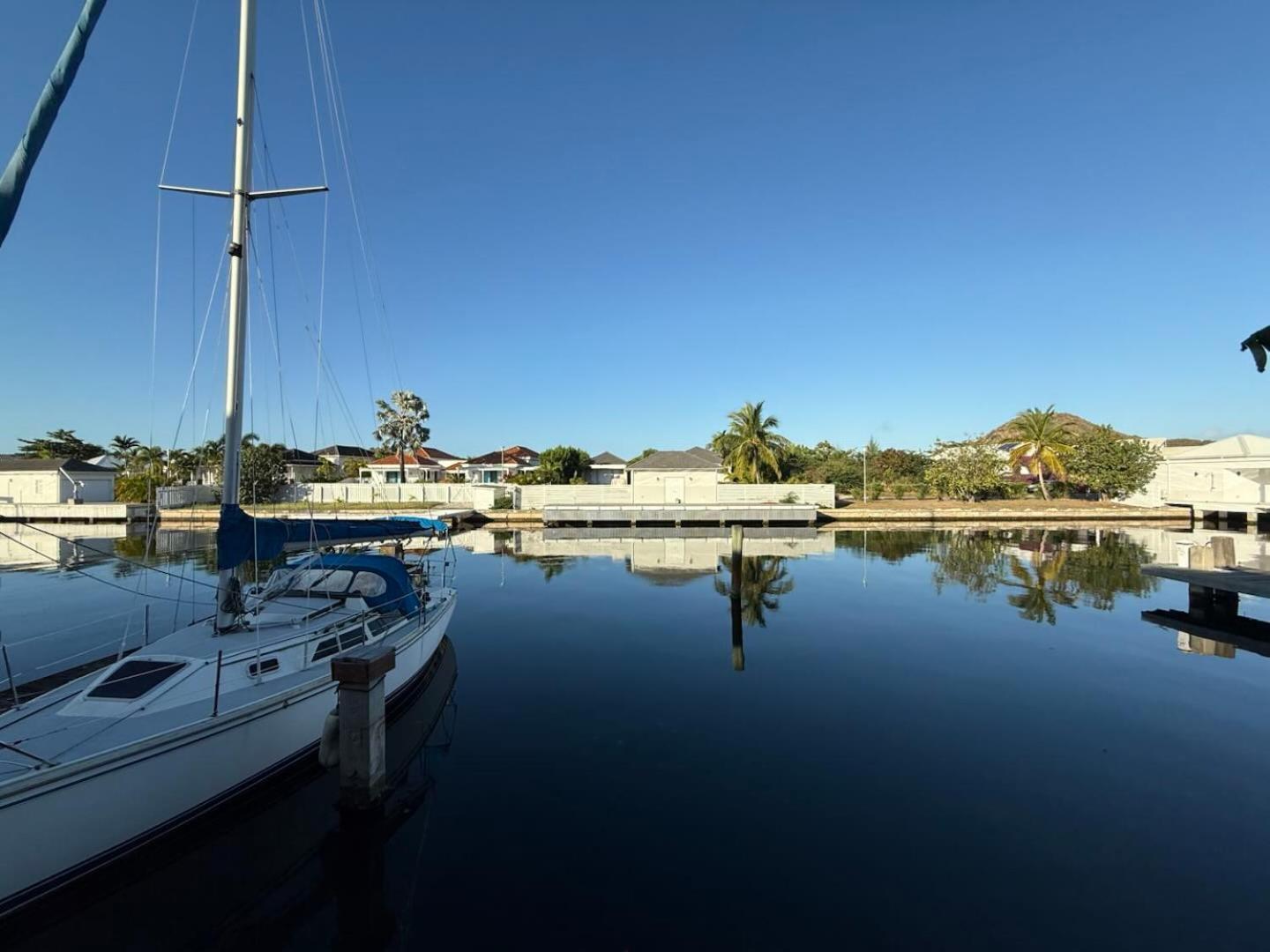 Luxury Waterfront Villa 431 F Jolly Harbour Exterior foto